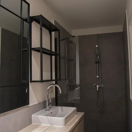 Capital Apartment Nyitra Kültér fotó