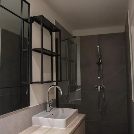 Capital Apartment Nyitra Kültér fotó